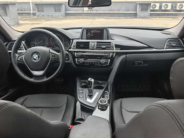 BMW 3 Series 320Li стиль — фото 6