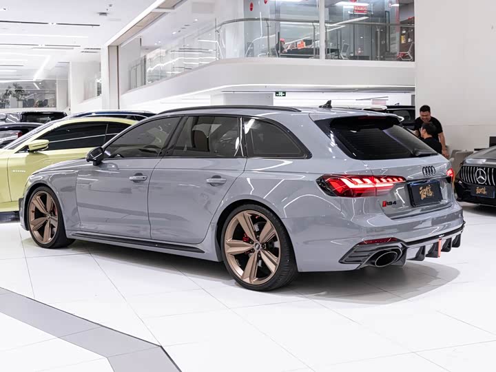 Audi RS4 2022 RS 4 Avant — фото 5