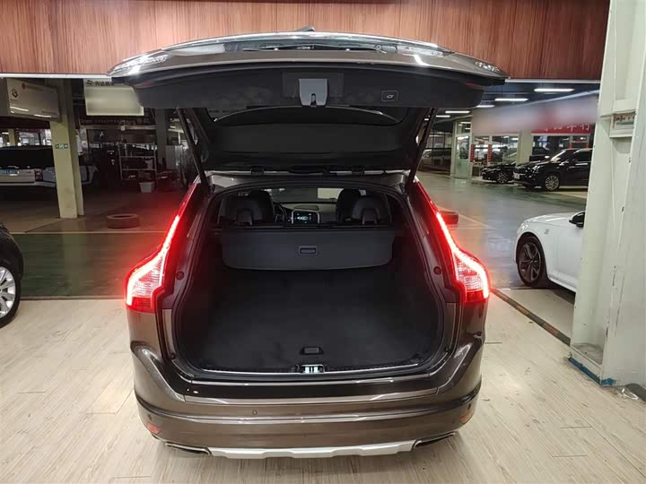 Volvo XC60 2017 T 5 AWD — фото 15