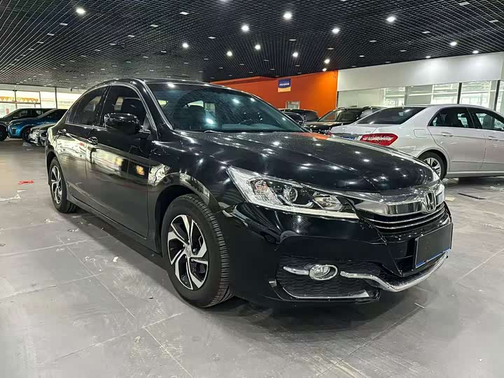 Honda Accord — фото 3