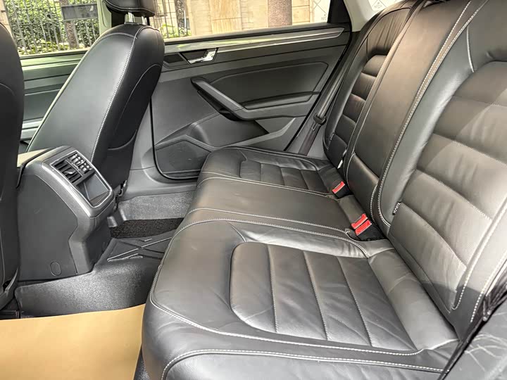 Volkswagen Passat — фото 6