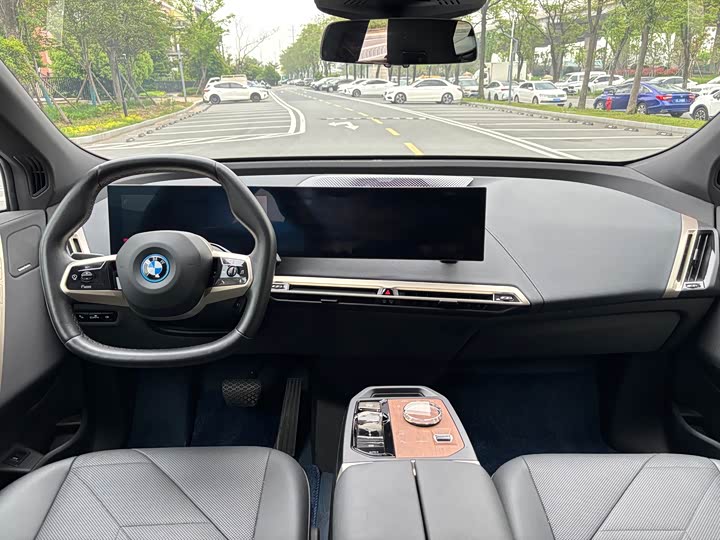 BMW i 2022 x Drive 40 — фото 12