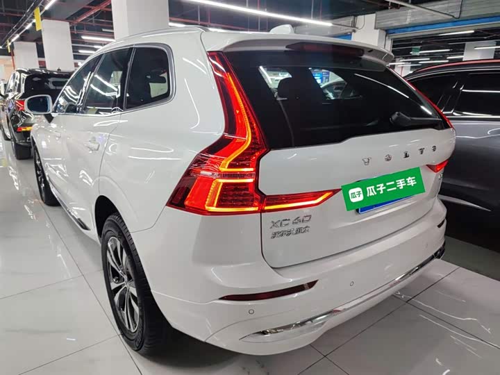 Volvo XC60 2025 B 5 4 WD — фото 5
