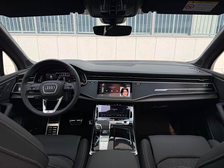 Audi SQ7 2024 4.0 TFSI — фото 17