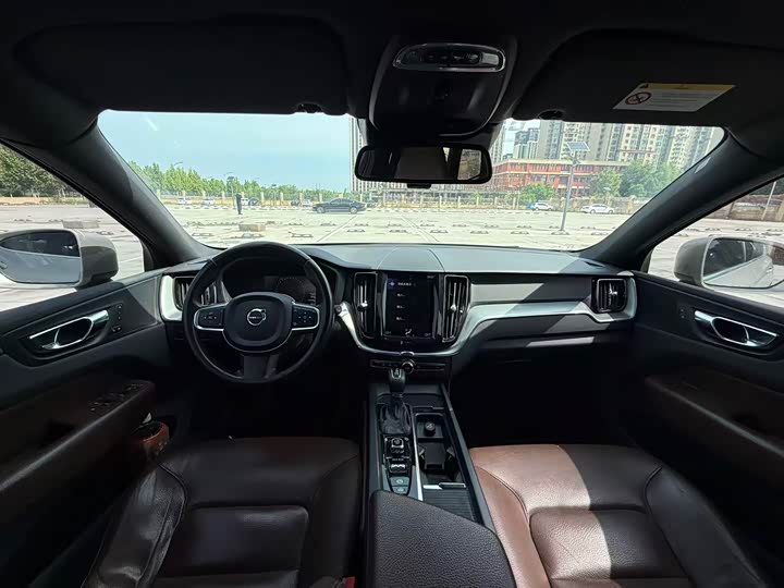 Volvo XC60 2021 T 5 4 WD — фото 6