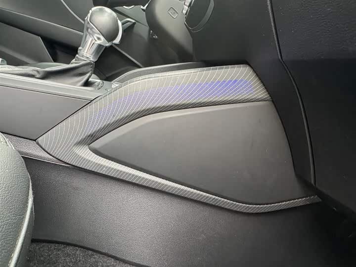Audi Q2L 2020 35 TFSI — фото 23
