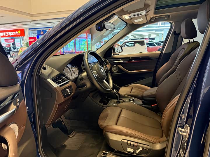 BMW X1 2022 s Drive 25 Li Leading — фото 5