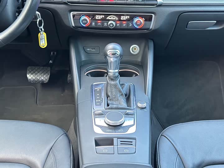 Audi A3 2018 30 Limousine 40 TFSI — фото 12