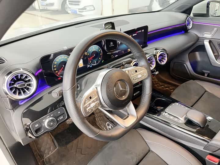 Mercedes-Benz A-Class 2021 A 200 L — фото 9