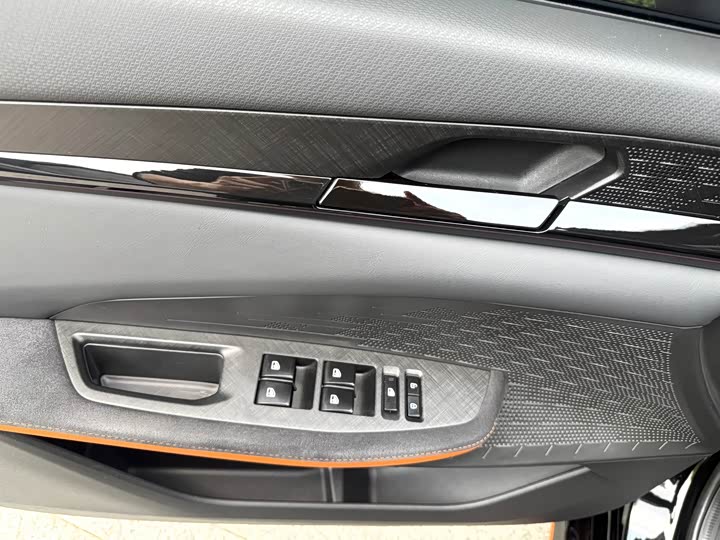 Changan UNI-V 2022 1.5 T — фото 10