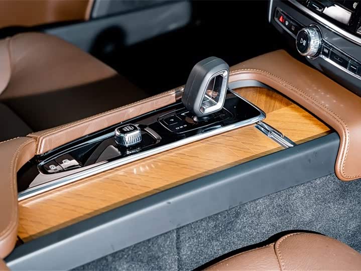 Volvo S90 2025 B 5 — фото 19