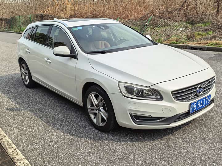 Volvo V60 2015 T 5 — фото 3