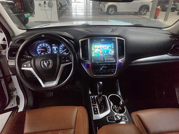 Changan CS95 2017 2.0 T 2 WD — фото 10