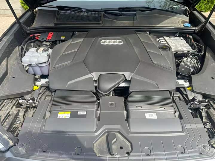 Audi Q8 2024 55 TFSI — фото 22