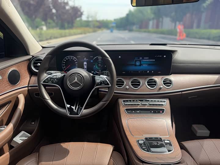 Mercedes-Benz E-Class 2022 E 300 L — фото 8