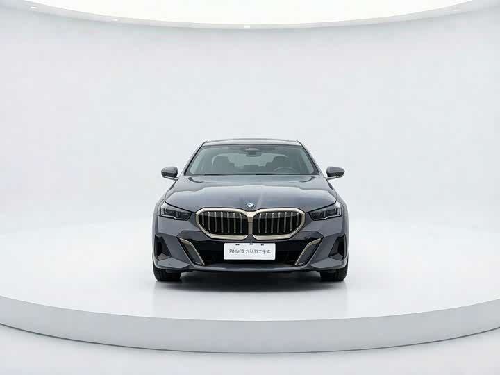 BMW 5-Series 2024 525 Li M — фото 2