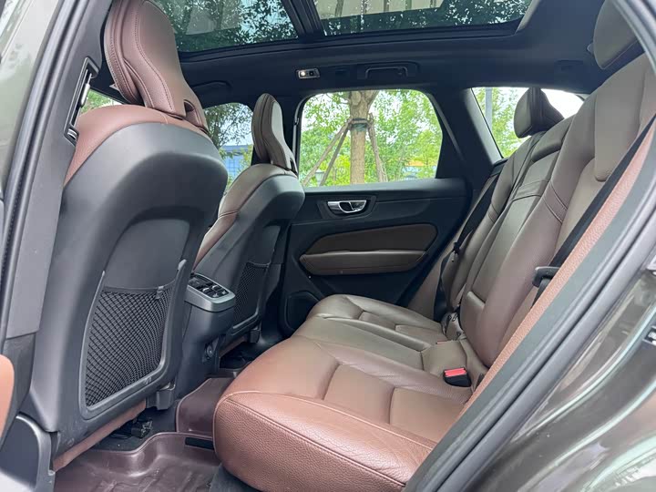 Volvo XC60 2021 T 5 4 WD — фото 22