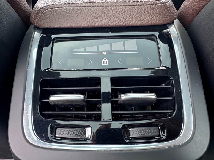 Volvo XC60 2021 T 5 4 WD — фото 14