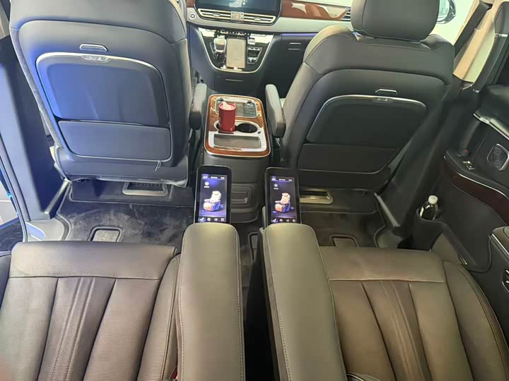 Hongqi HQ9 PHEV 2024 2.0 T 4 WD — фото 17