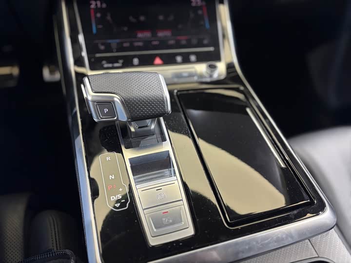 Audi RS Q8 2022 RS Q 8 4.0 T — фото 15