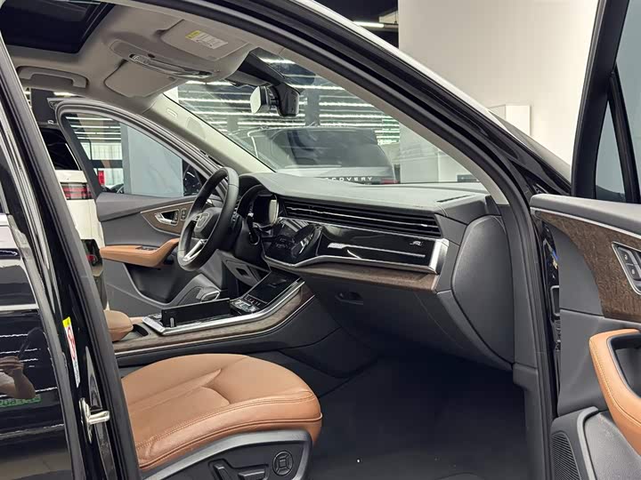 Audi Q7 2023 55 TFSI quattro S line Sport — фото 8