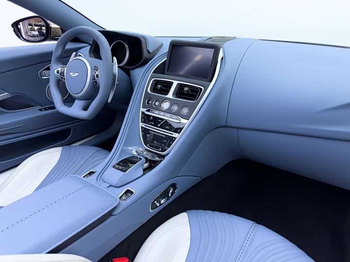 Aston Martin DB11 2023 4.0 T V 8 Volante — фото 17