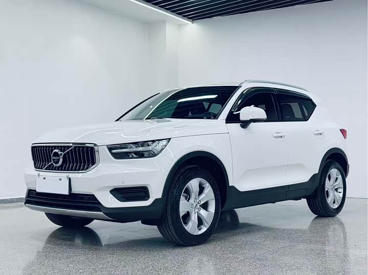 Volvo XC40 2022 T 4 WD — фото 1