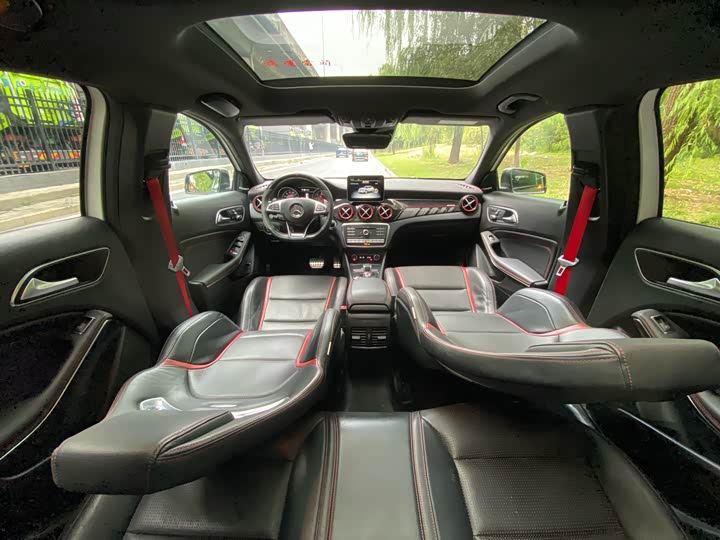 Mercedes-Benz GLA 2017 AMG GLA 45 4 MATIC — фото 24
