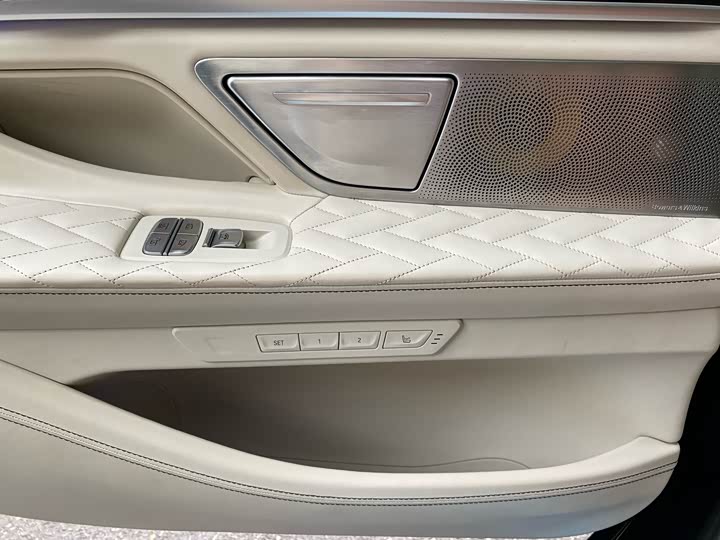 BMW 7-Series 2022 740 Li x Drive — фото 20