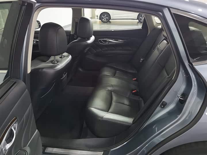 Infiniti Q70 2019 Q 70 L 2.0 T — фото 15