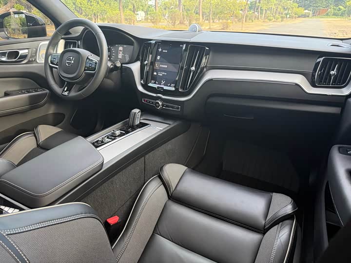 Volvo XC60 Hybrid 2020 T 8 E Hybrid — фото 16