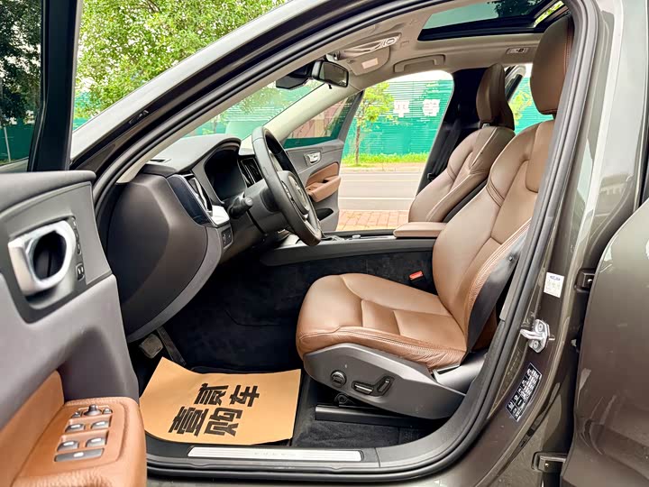 Volvo XC60 2020 T 5 4 WD — фото 8
