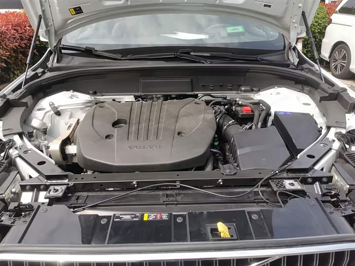 Volvo XC60 2025 B 5 4 WD — фото 20