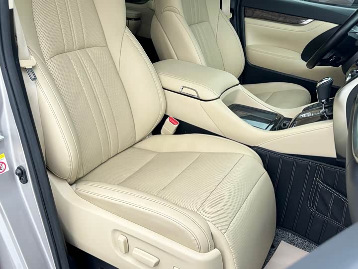 Toyota Vellfire — фото 11