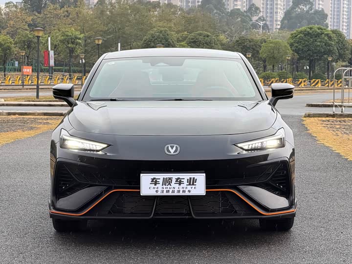 Changan UNI-V 2025 2.0 T — фото 2