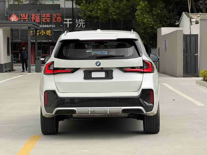 BMW X1 sDrive25Li M спортпакет — фото 4