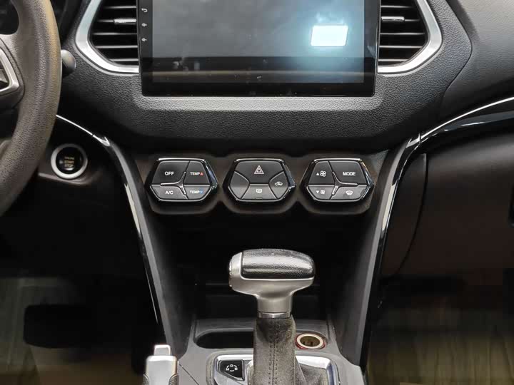 Trumpchi GS4 2015 200 T G-DCT — фото 18