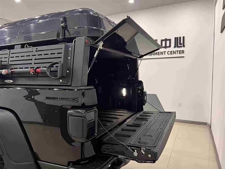 Jeep Gladiator — фото 16