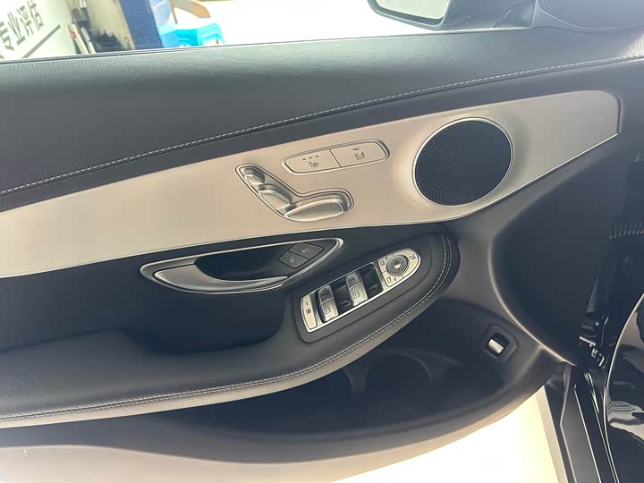 Mercedes-Benz GLC 2022 GLC 260 L 4 MATIC — фото 17