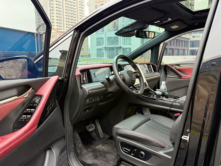Trumpchi M8 2025 Hybrid — фото 4