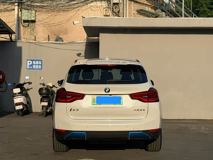 BMW i X3 2021 Leading — фото 9