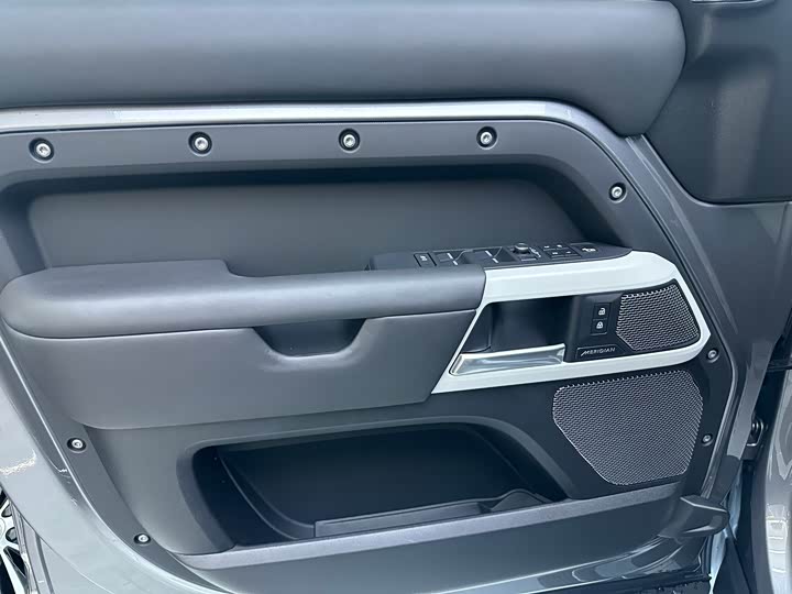 Land Rover Defender — фото 4
