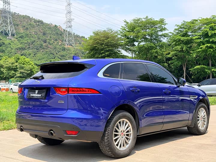 Jaguar F-PACE 2018 2.0 T 4 WD — фото 6