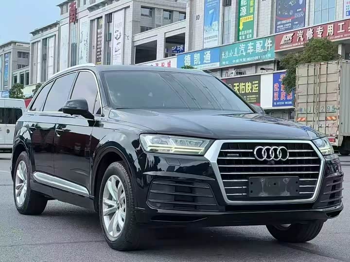 Audi Q7 2018 40 TFSI Comfort — фото 3