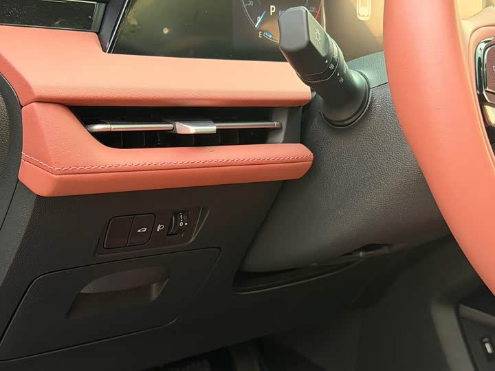 Changan CS75 PLUS 2023 1.5 T ATPremium — фото 9