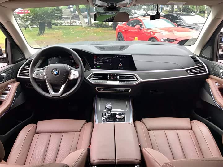BMW X7 2020 x Drive 40i Leading — фото 3