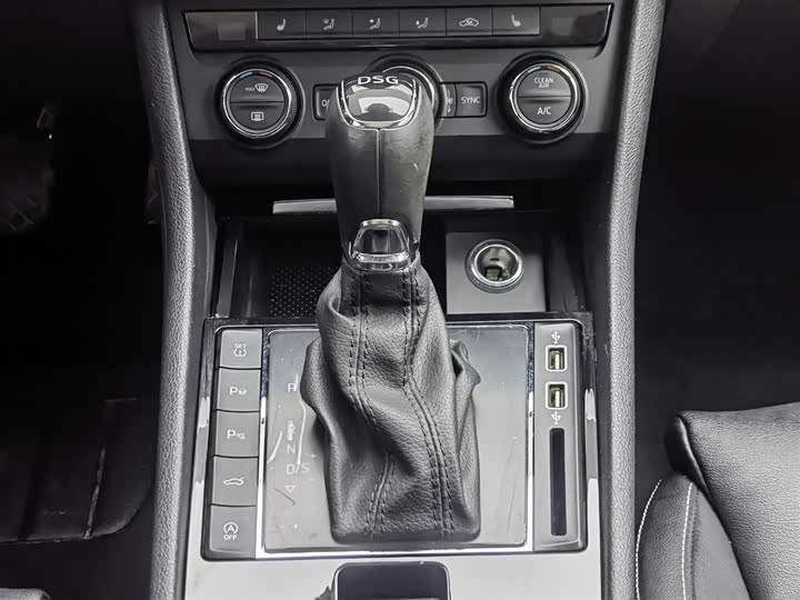 Skoda Superb — фото 13