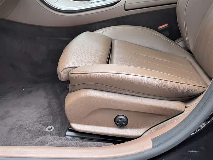 Mercedes-Benz E-Class 2020 E 260 L — фото 20