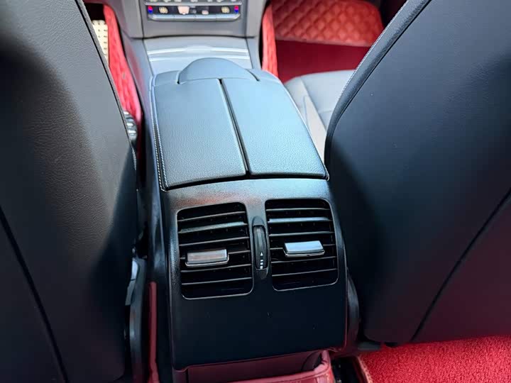 Mercedes-Benz E-Class E 200 — фото 17
