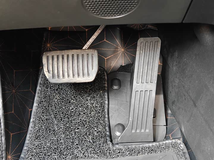 Changan UNI-K 2021 2.0 T Premium — фото 31